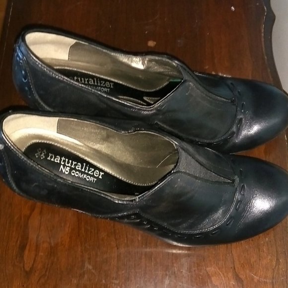 Shoes - Picture 2 of 5